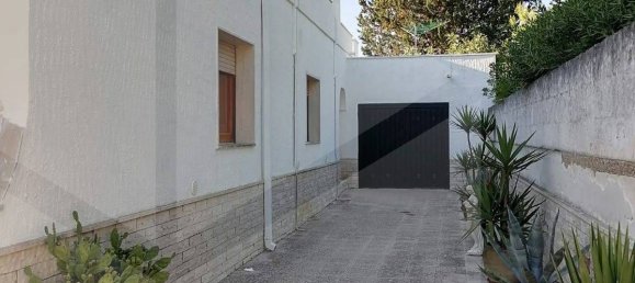 Villa de 5 habitaciónes en Manduria, Italy No. 28008 47