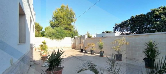 Villa de 5 habitaciónes en Manduria, Italy No. 28008 37