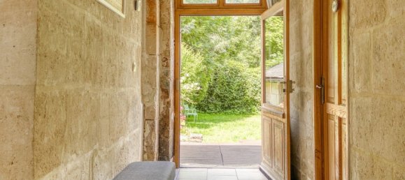 3 bedrooms Townhouse in Pierrefonds, France No. 271231 2