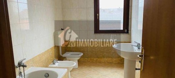 3 bedrooms Apartment in San Giovanni in Croce, Italy No. 127640 14