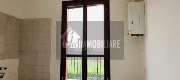 3 bedrooms Apartment in San Giovanni in Croce, Italy No. 127640 2