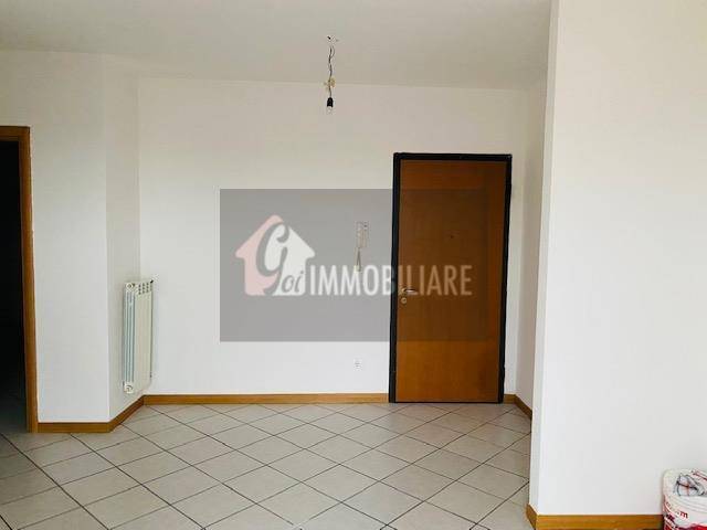 3 bedrooms Apartment in San Giovanni in Croce, Italy No. 127640