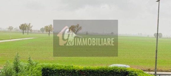 3 bedrooms Apartment in San Giovanni in Croce, Italy No. 127640 7