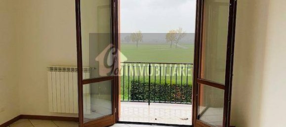 3 bedrooms Apartment in San Giovanni in Croce, Italy No. 127640 5