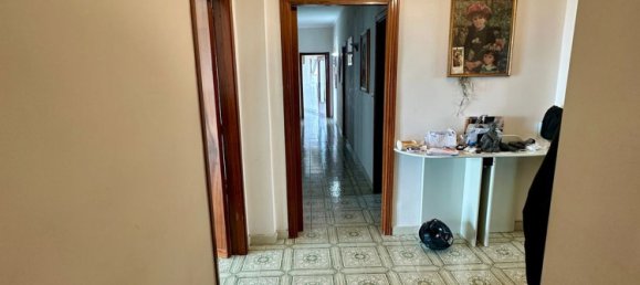 4 rooms Apartment in Naples, Italy No. 191916 2