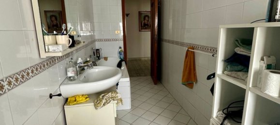 4 rooms Apartment in Naples, Italy No. 191916 13