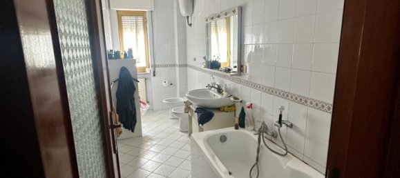 4 rooms Apartment in Naples, Italy No. 191916 11