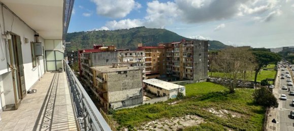 4 rooms Apartment in Naples, Italy No. 191916 22
