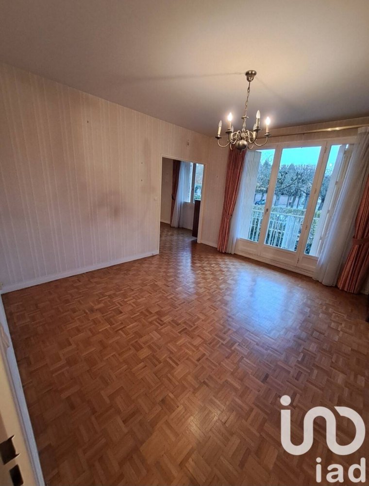 2 bedrooms Apartment in Compiegne, France No. 40562