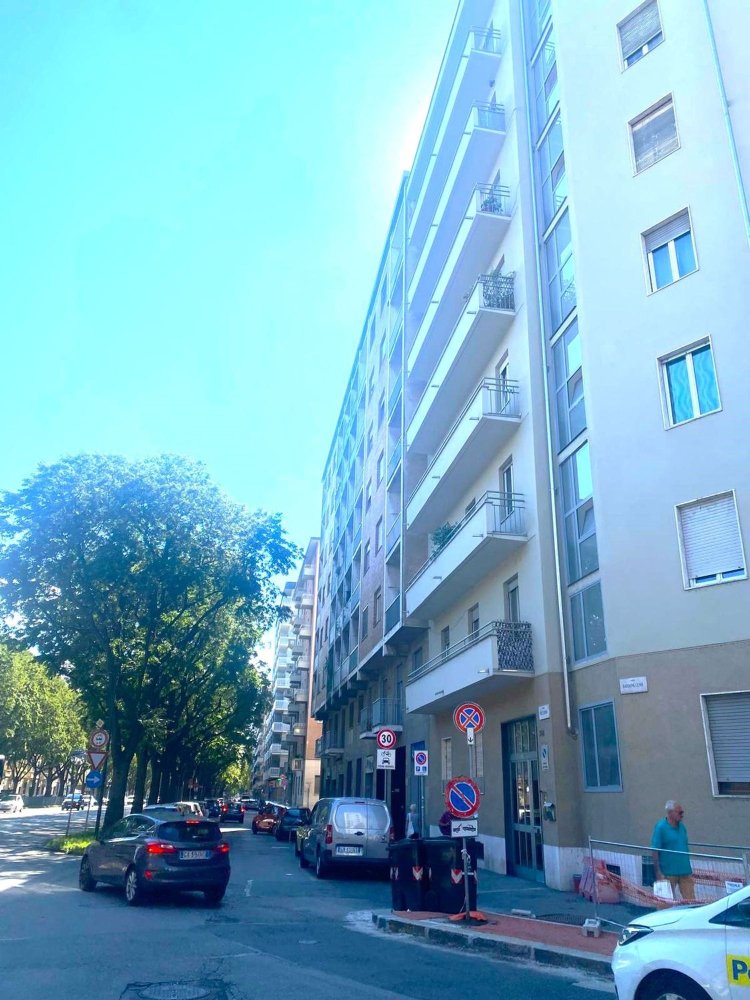 4 bedrooms Apartment in Turin, Italy No. 395328