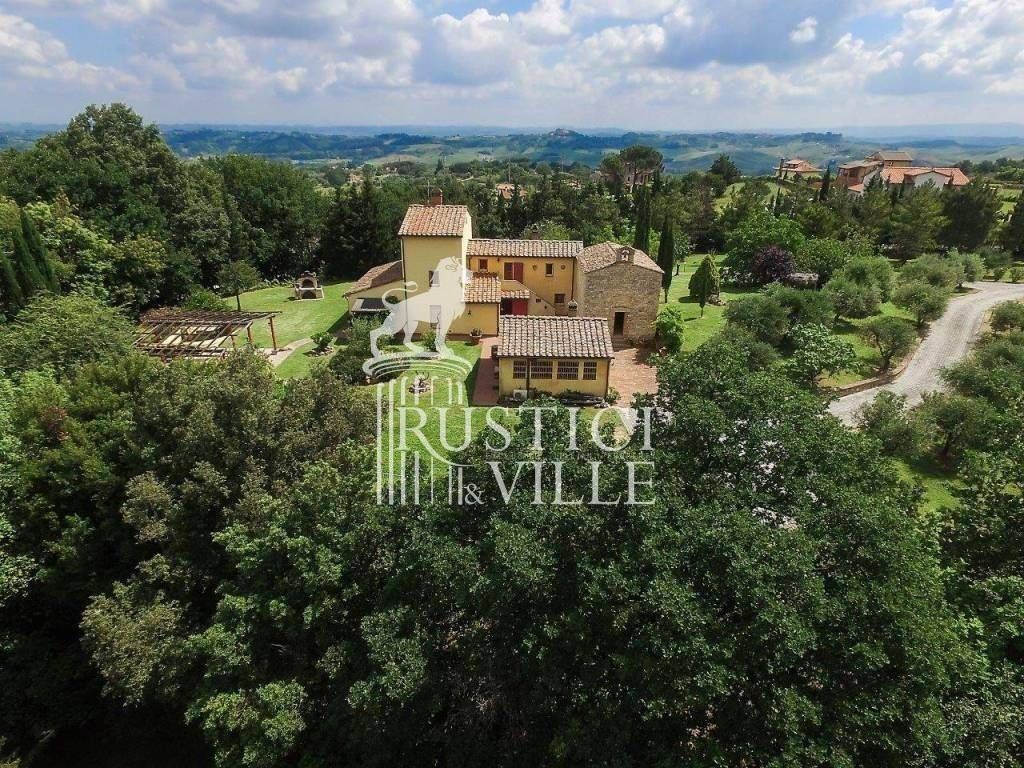 4 bedrooms House in Pisa, Italy No. 77611