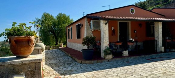2 bedrooms Villa in Canicattini Bagni, Italy No. 74286 2