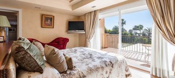 8 bedrooms House in Estepona, Spain No. 24193 12