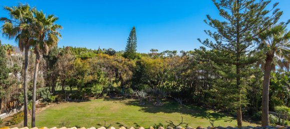 8 bedrooms House in Estepona, Spain No. 24193 19