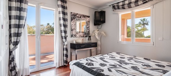 8 bedrooms House in Estepona, Spain No. 24193 26