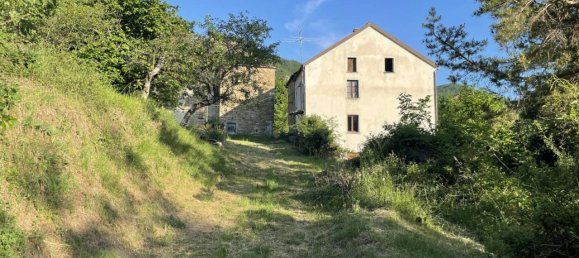 4 rooms House in Bardi, Italy No. 149930 3