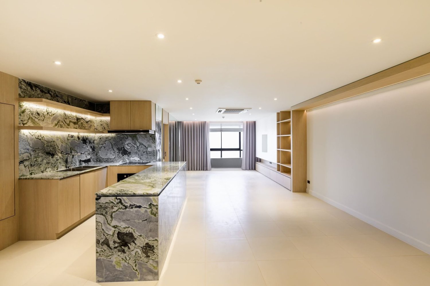 2 bedrooms Condo in Pattaya, Thailand No. 73331