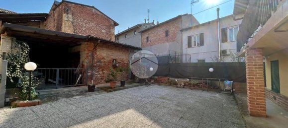 3 bedrooms House in Montemagno, Italy No. 144019 3