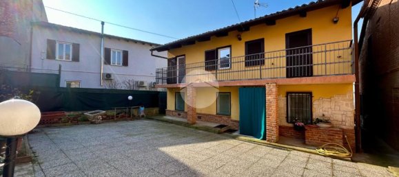 3 bedrooms House in Montemagno, Italy No. 144019 2