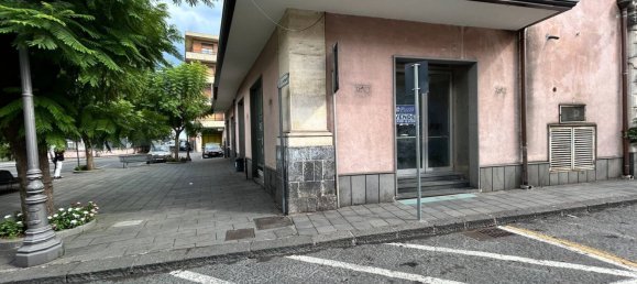 265m² Commercial property in Viagrande, Italy No. 258975 3