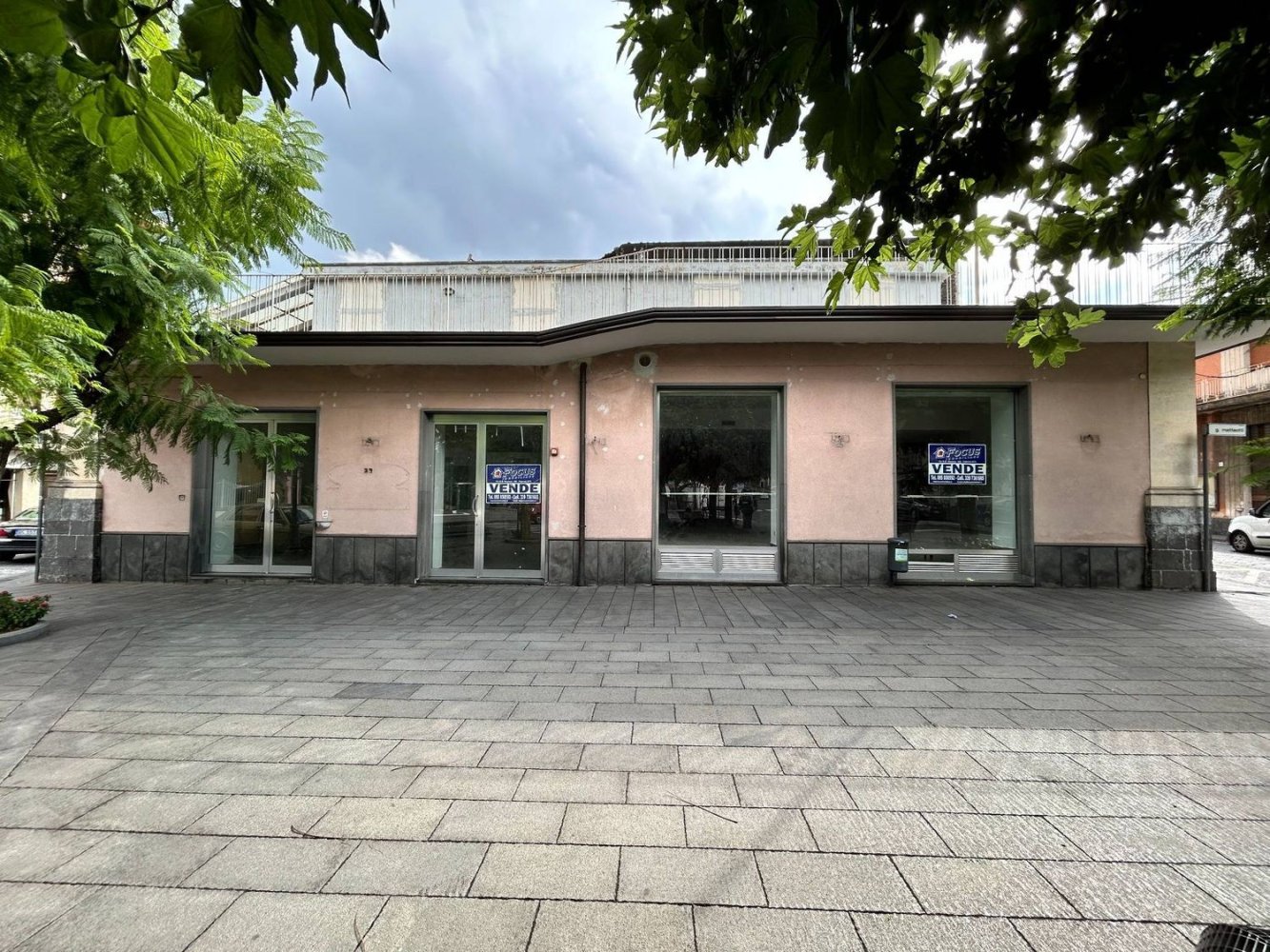 265m² Commercial property in Viagrande, Italy No. 258975