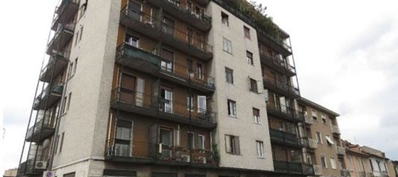 2 rooms Apartment in Milan, Italy No. 241042 5