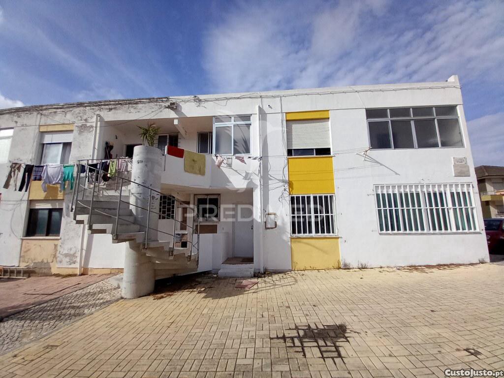 4 bedrooms Apartment in Seixal, Portugal No. 84460