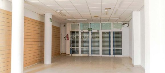 Коммерческая недвижимость 396м² в Санта-Фе, Испания № 166733 2