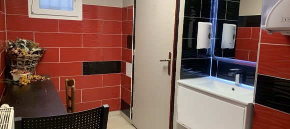 180m² Commercial property in Le Malesherbois, France No. 53504 3