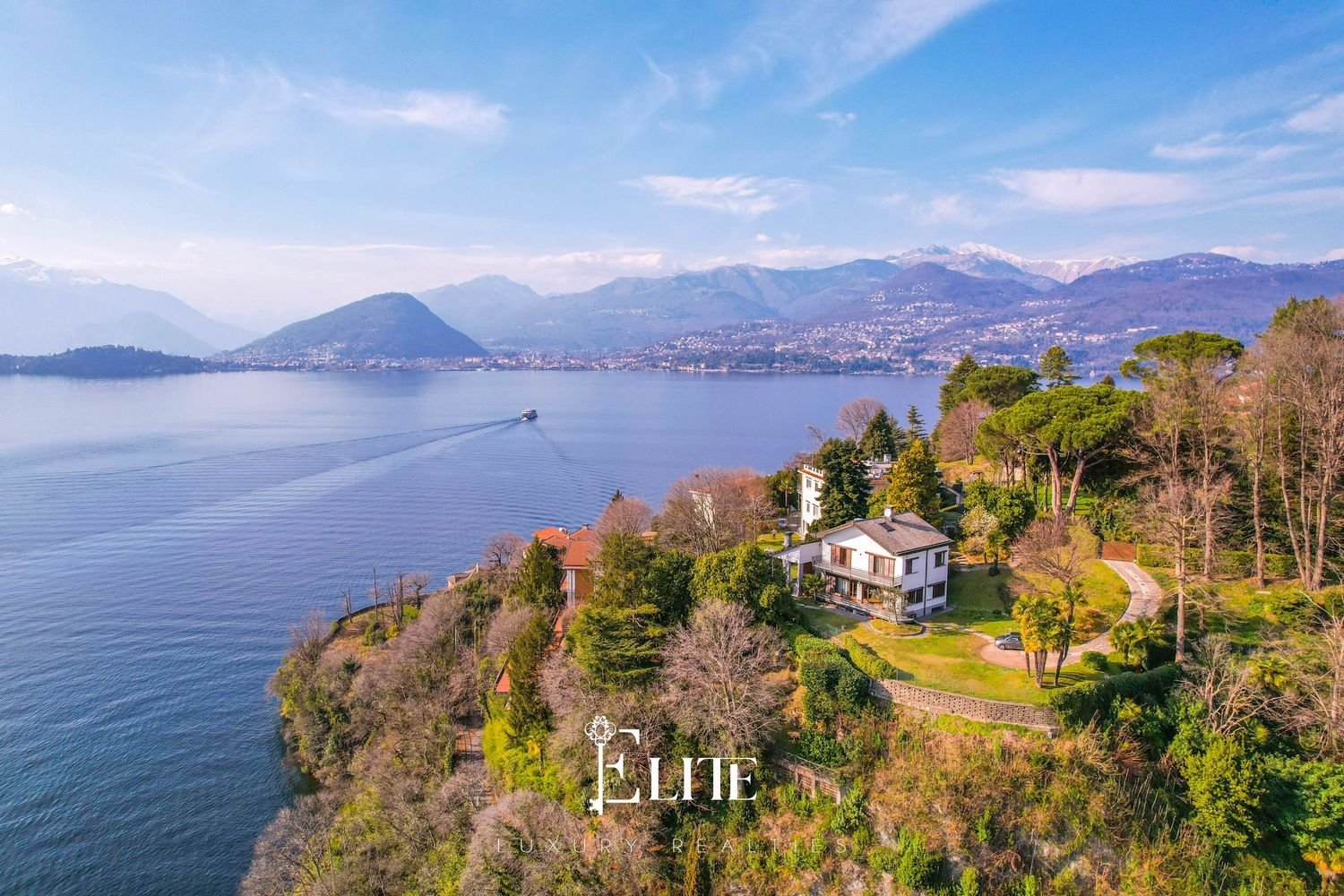 3-salle Villa à Laveno-Mombello, Italy No. 310606