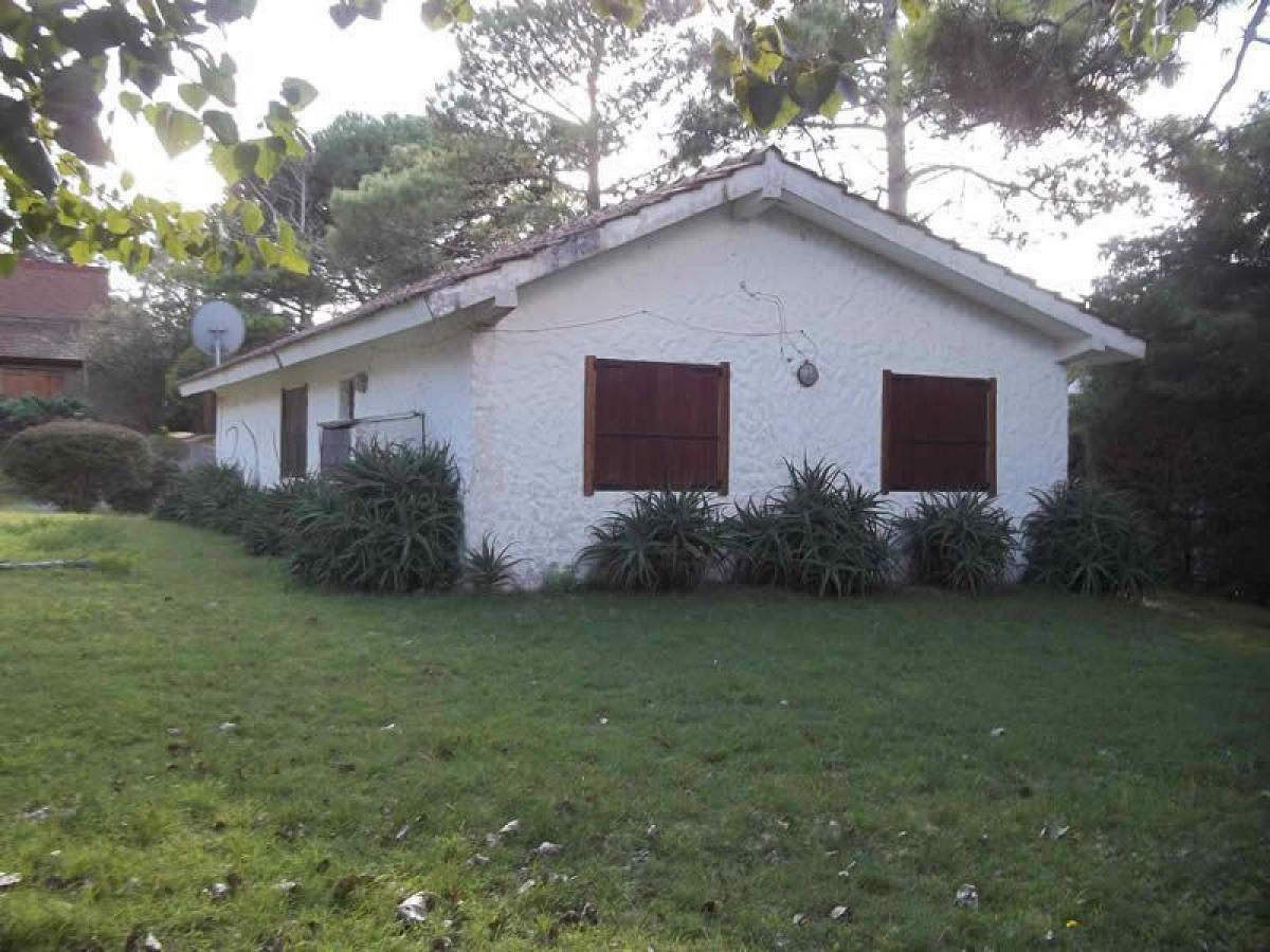 3 bedrooms House in Mar del Plata, Argentina No. 100143