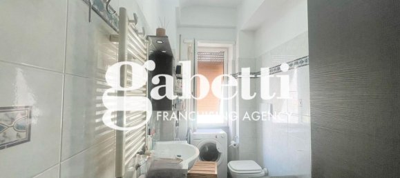 2 rooms Apartment in Rome, Italy No. 39872 39