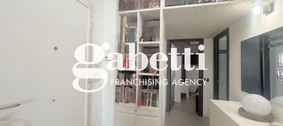 2 rooms Apartment in Rome, Italy No. 39872 5