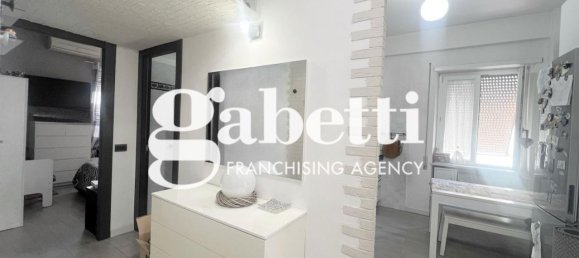 2 rooms Apartment in Rome, Italy No. 39872 7