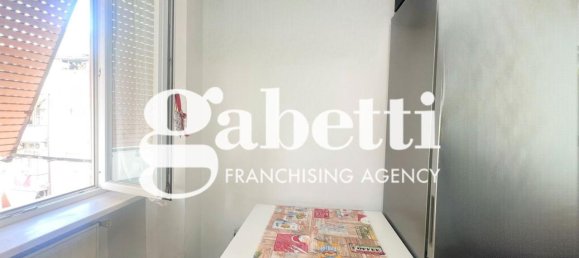 2 rooms Apartment in Rome, Italy No. 39872 11