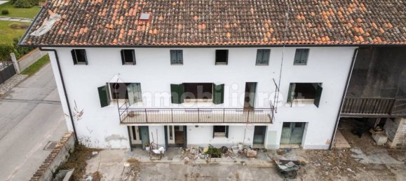 Вилла с 4 спальнями в Порденоне, Италия № 19961 2