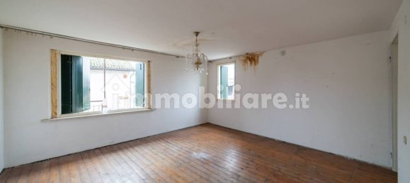 Вилла с 4 спальнями в Порденоне, Италия № 19961 28