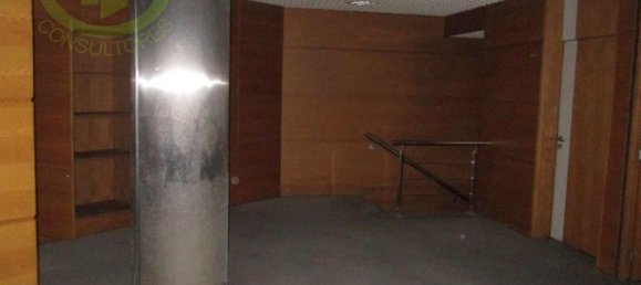 112m² Commercial property in Pacos de Ferreira, Portugal No. 71537 7