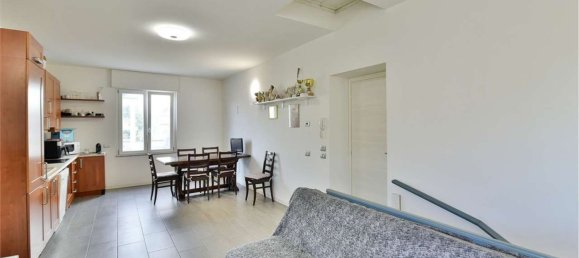 5غرفة منزل في Carugo, Italy رقم 5089 43