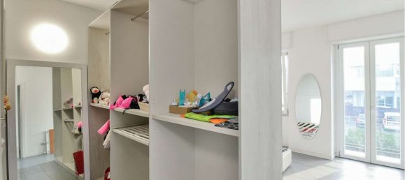 5غرفة منزل في Carugo, Italy رقم 5089 46