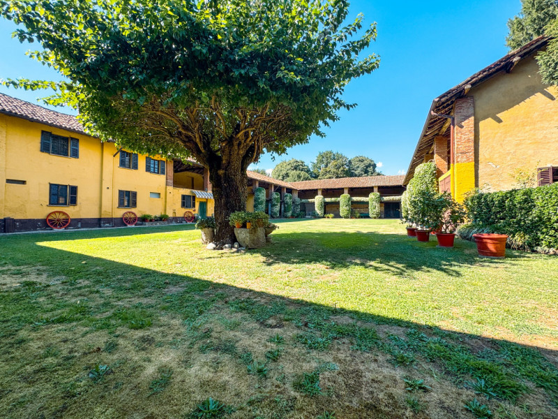10-Zimmer Villa in Piedmont, Italy, Nr. 305306