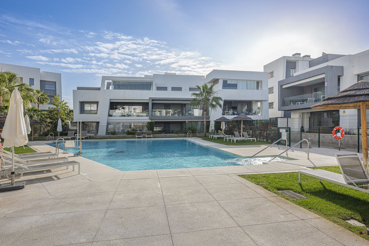 2 bedrooms Apartment in Estepona, Spain No. 184893