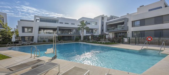 2 bedrooms Apartment in Estepona, Spain No. 184893 2