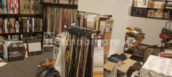 2 rooms Commercial property in Rome, Italy No. 114275 7