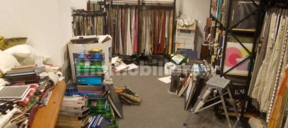 2 rooms Commercial property in Rome, Italy No. 114275 3