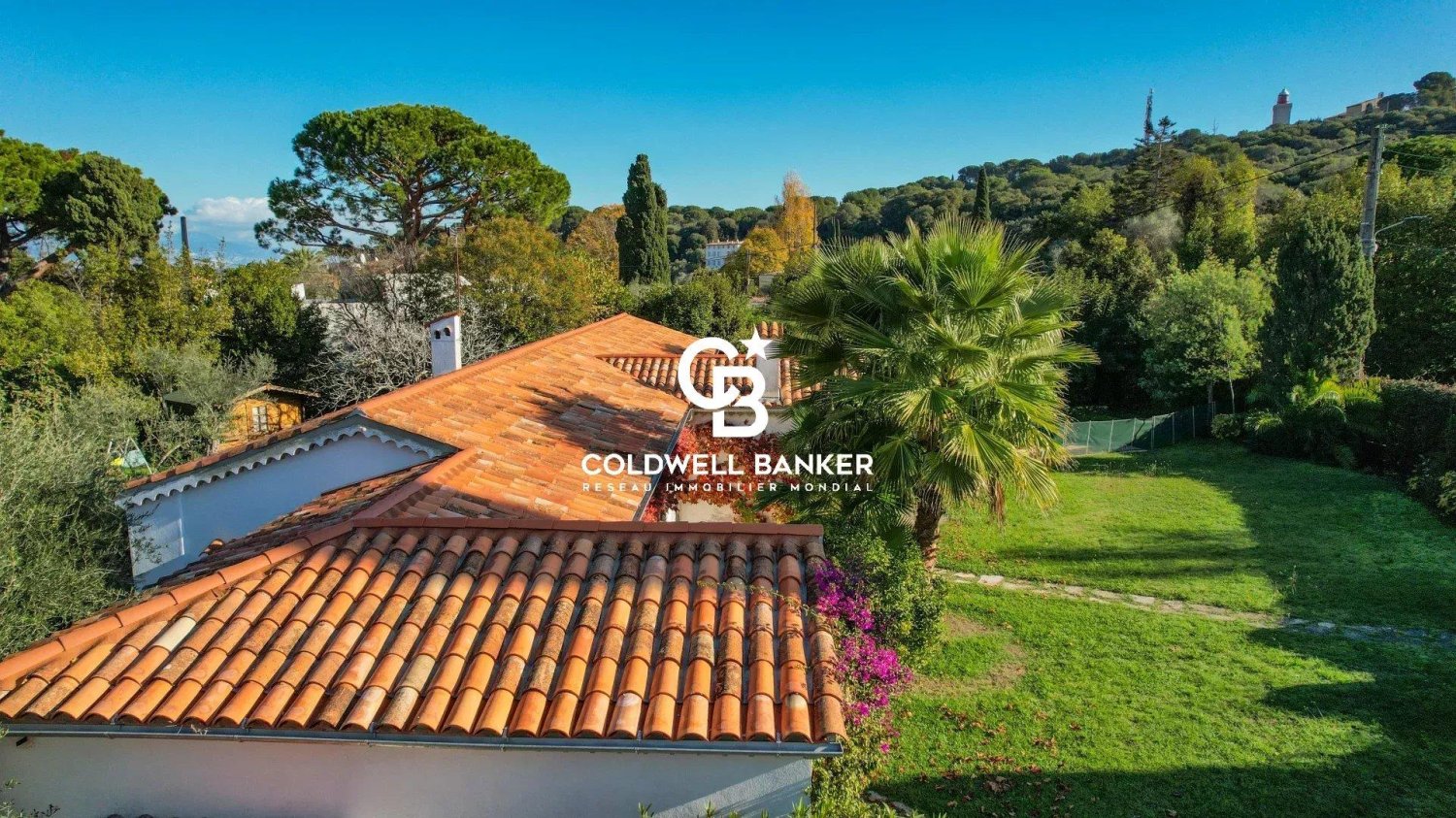 6 bedrooms Villa in Antibes, France No. 298420