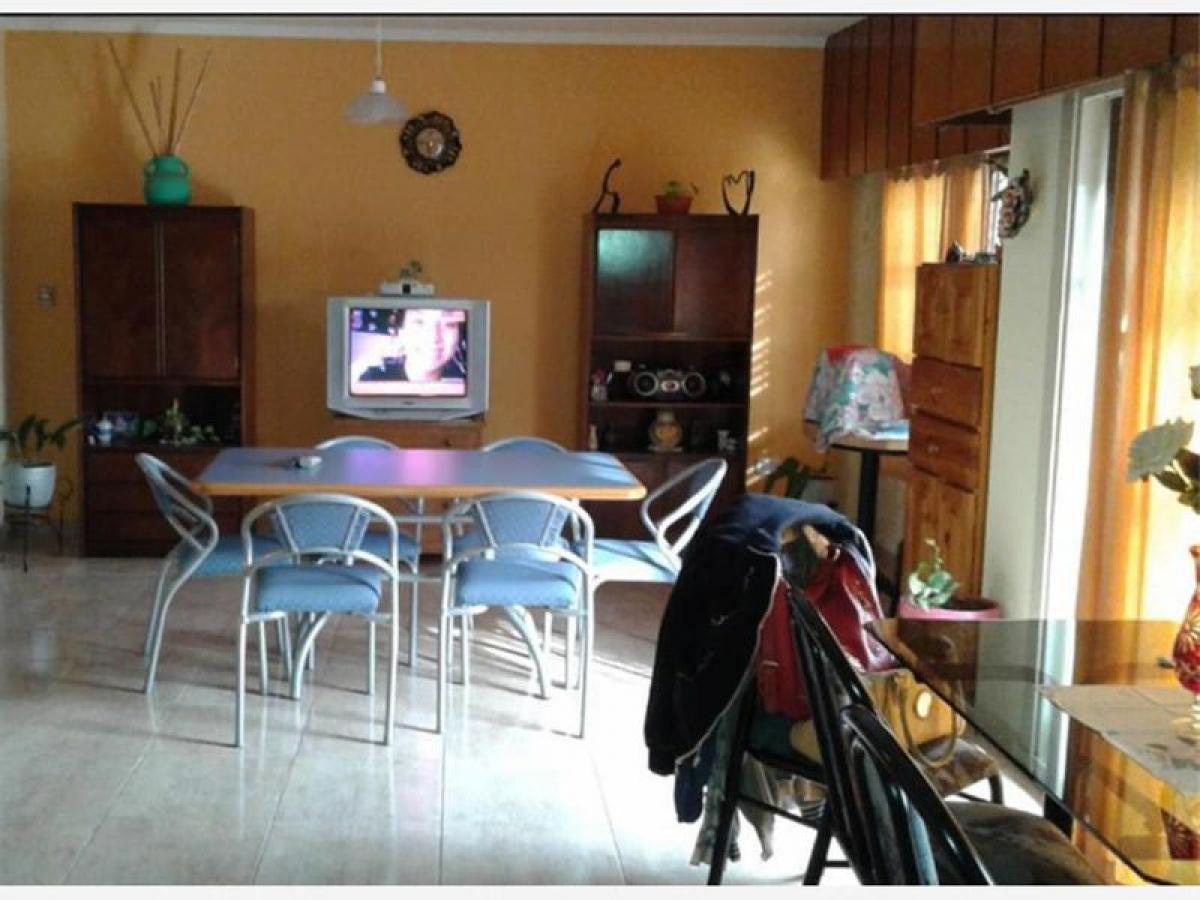 3 bedrooms Apartment in General San Martin, Argentina No. 211