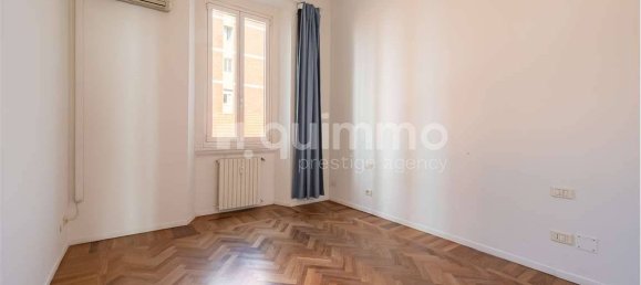 3 bedrooms Apartment in Milan, Italy No. 345034 11