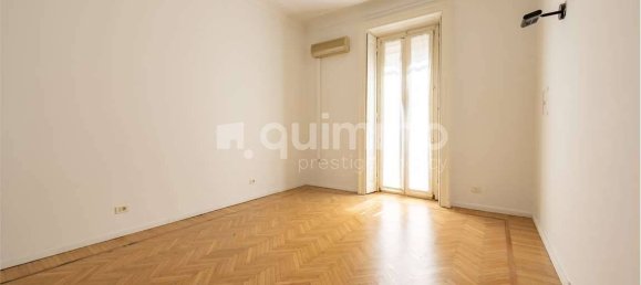 3 bedrooms Apartment in Milan, Italy No. 345034 7