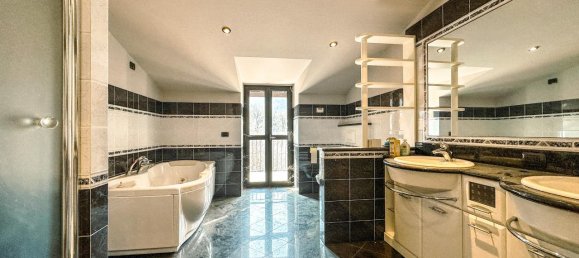 4 rooms Apartment in Romagnano Sesia, Italy No. 237505 9